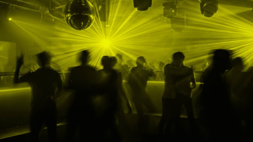 Visuals for nightclubs in service creation of 3D visuals